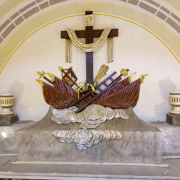 marmol_0001_Detalle después altar de la Ermita de Cristo del Calvario, Jávea.